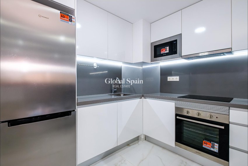 Resale - APARTMENT -
TORREVIEJA - Playa del Cura