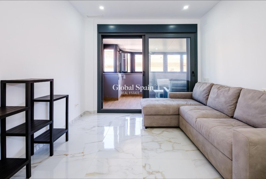 Resale - APARTMENT -
TORREVIEJA - Playa del Cura
