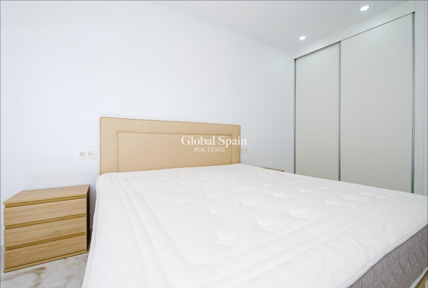 Resale - APARTMENT -
TORREVIEJA - Playa del Cura