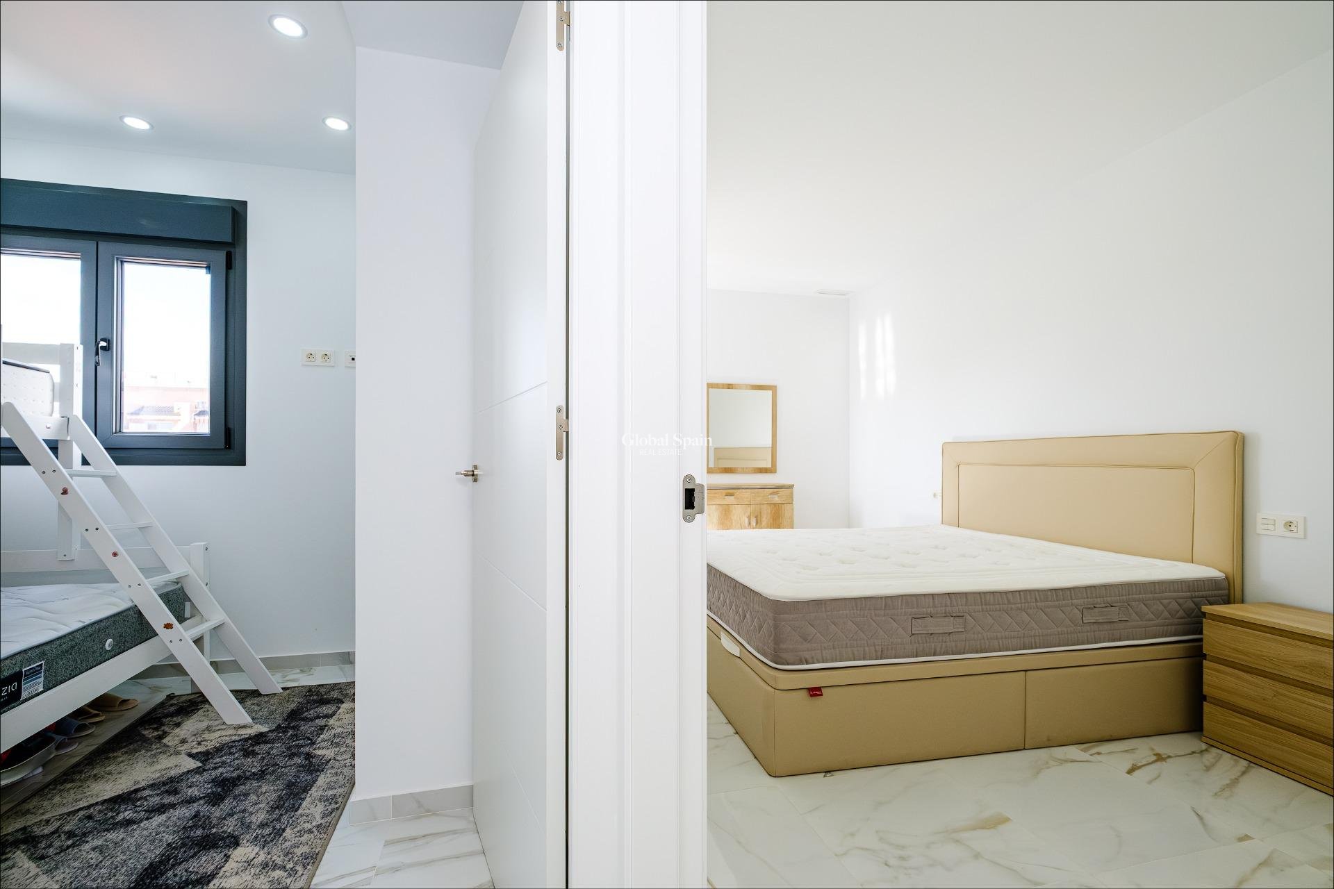 Resale - APARTMENT -
TORREVIEJA - Playa del Cura
