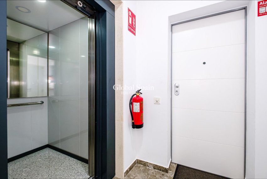 Resale - APARTMENT -
TORREVIEJA - Playa del Cura