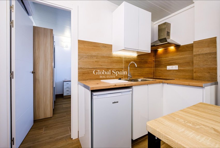 Resale - APARTMENT -
TORREVIEJA - Playa del Cura