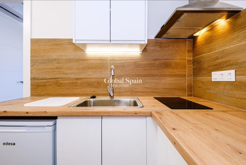 Resale - APARTMENT -
TORREVIEJA - Playa del Cura