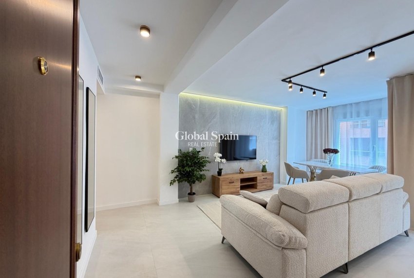 Resale - APARTMENT -
TORREVIEJA - Playa del Cura