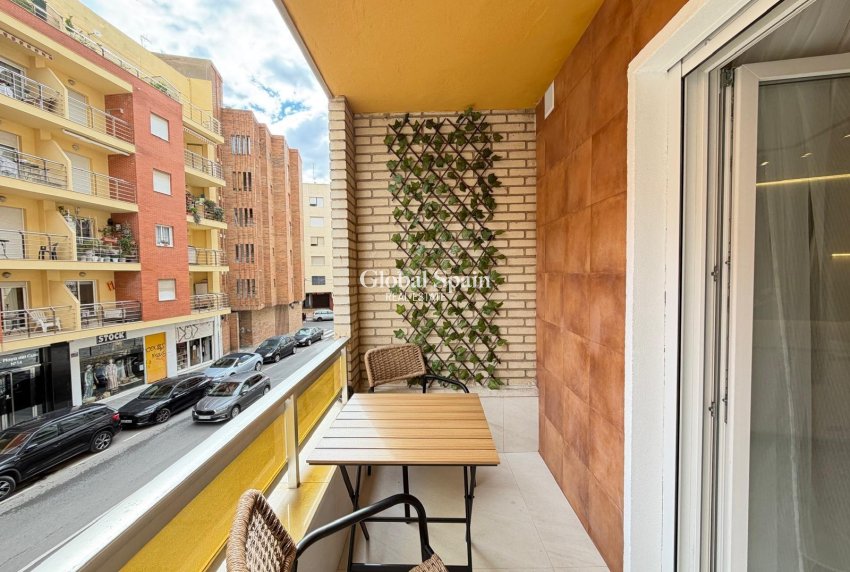 Resale - APARTMENT -
TORREVIEJA - Playa del Cura
