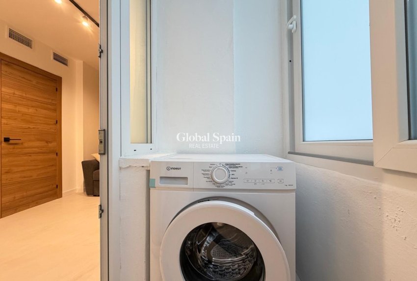 Resale - APARTMENT -
TORREVIEJA - Playa del Cura