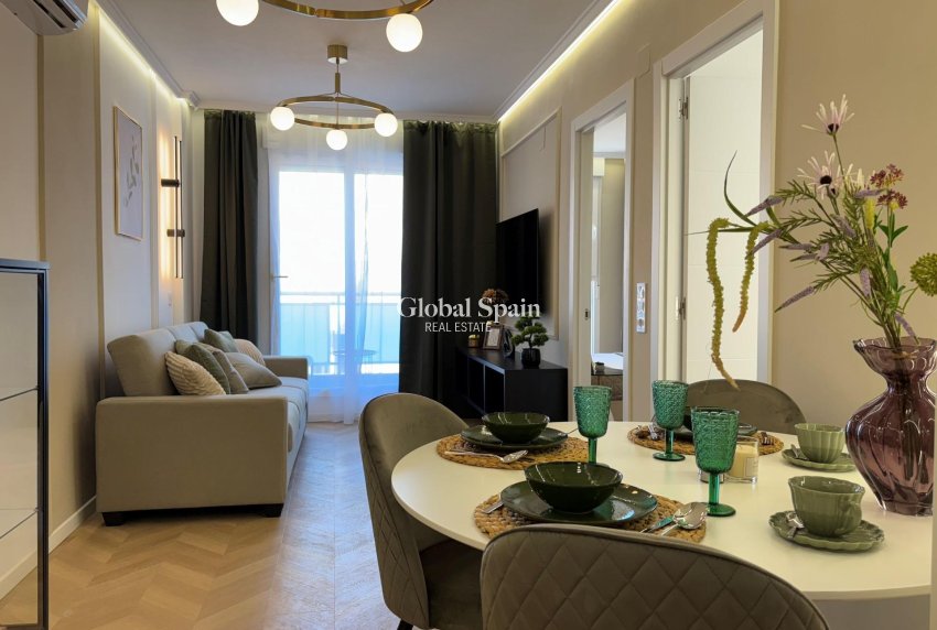 Resale - APARTMENT -
TORREVIEJA - Playa del Cura