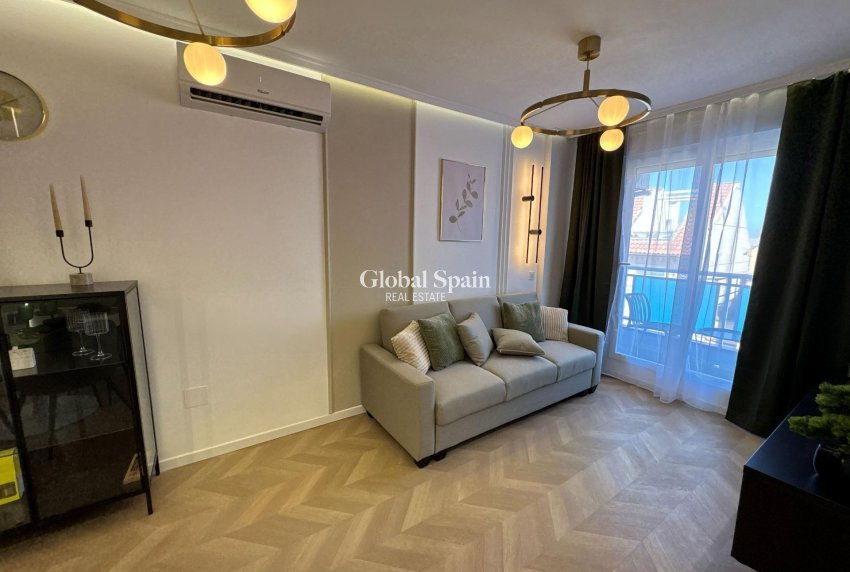Resale - APARTMENT -
TORREVIEJA - Playa del Cura