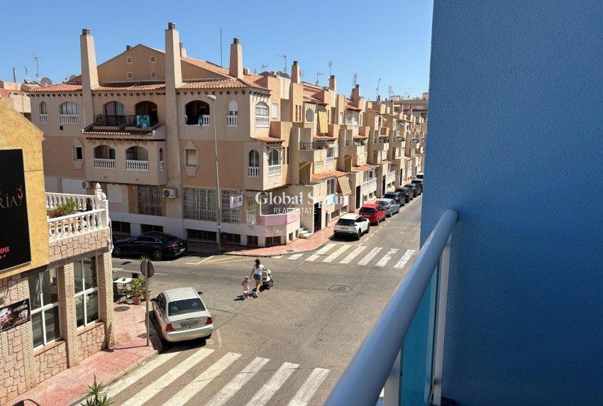 Resale - APARTMENT -
TORREVIEJA - Playa del Cura