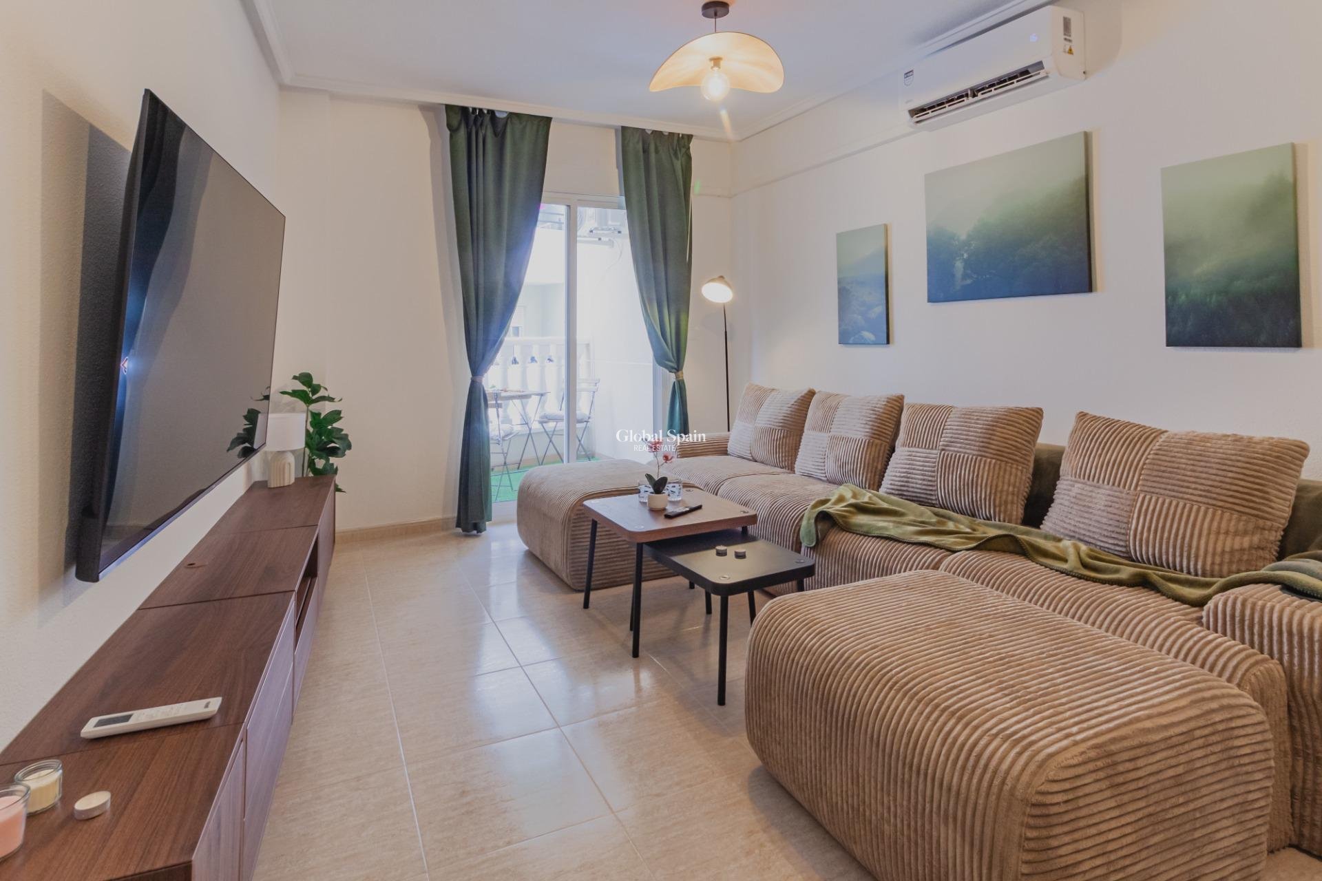 Resale - APARTMENT -
TORREVIEJA - Playa del Cura