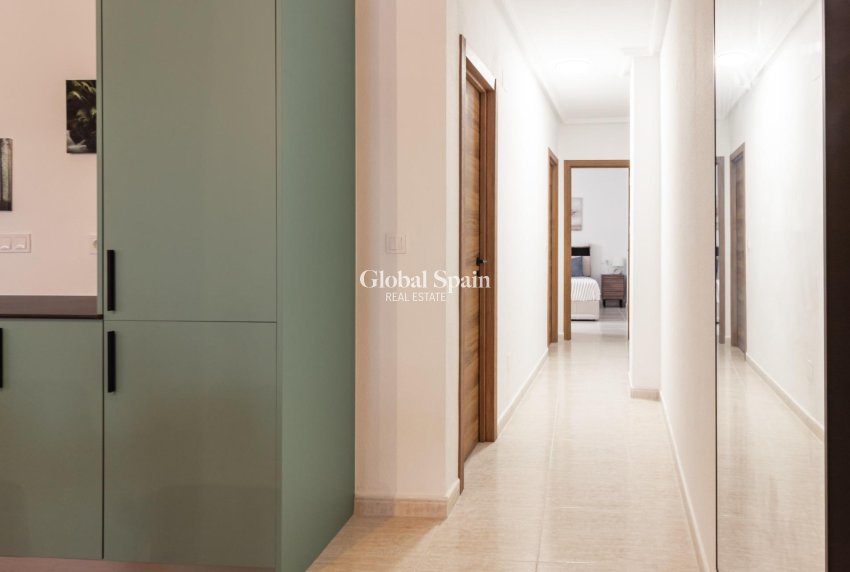 Resale - APARTMENT -
TORREVIEJA - Playa del Cura