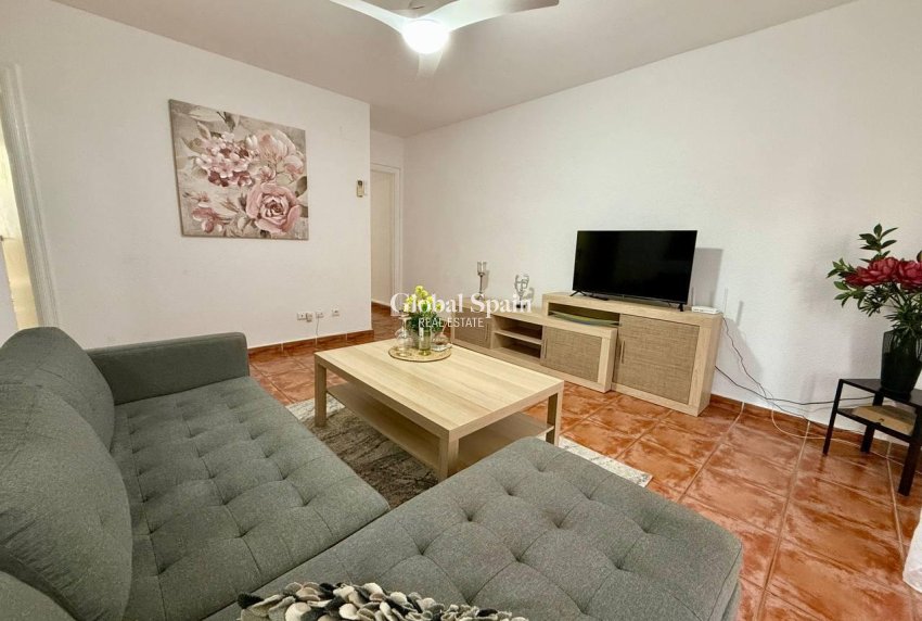 Resale - APARTMENT -
TORREVIEJA - Playa del Cura