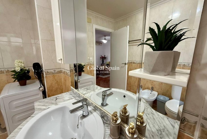 Resale - APARTMENT -
TORREVIEJA - Playa del Cura