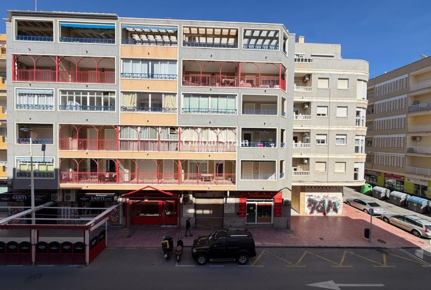 Resale - APARTMENT -
TORREVIEJA - Playa del Cura