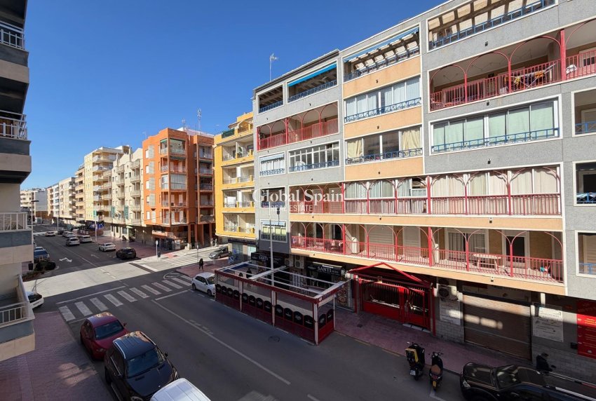 Resale - APARTMENT -
TORREVIEJA - Playa del Cura