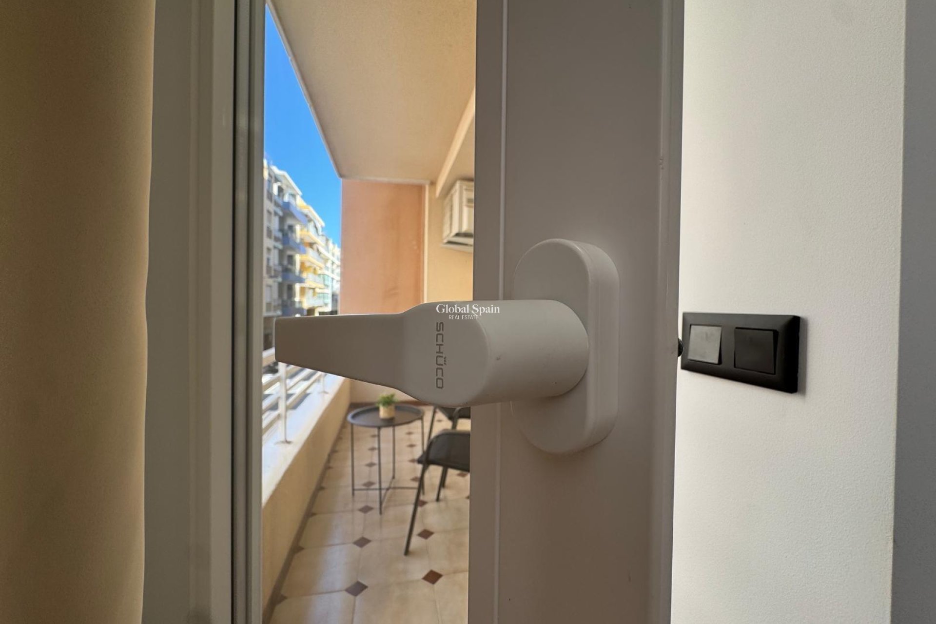 Resale - APARTMENT -
TORREVIEJA - Playa del Cura