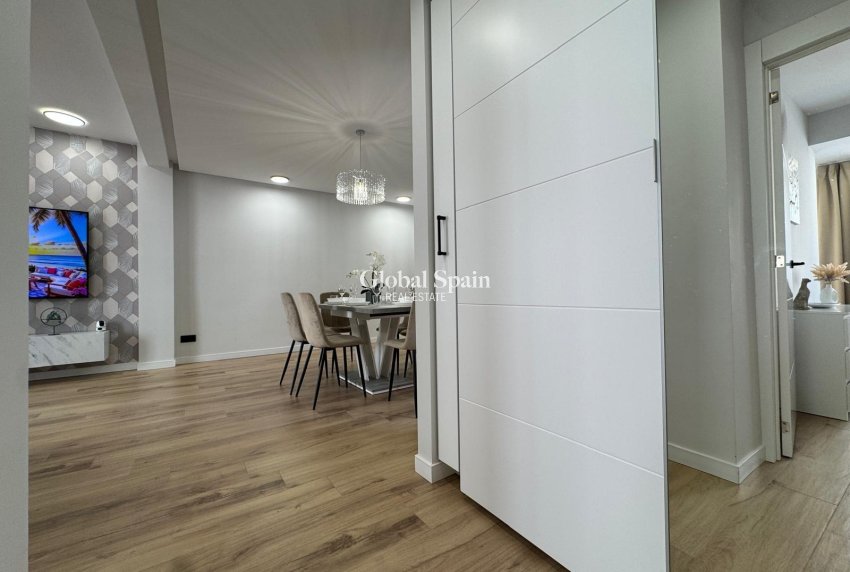 Resale - APARTMENT -
TORREVIEJA - Playa del Cura