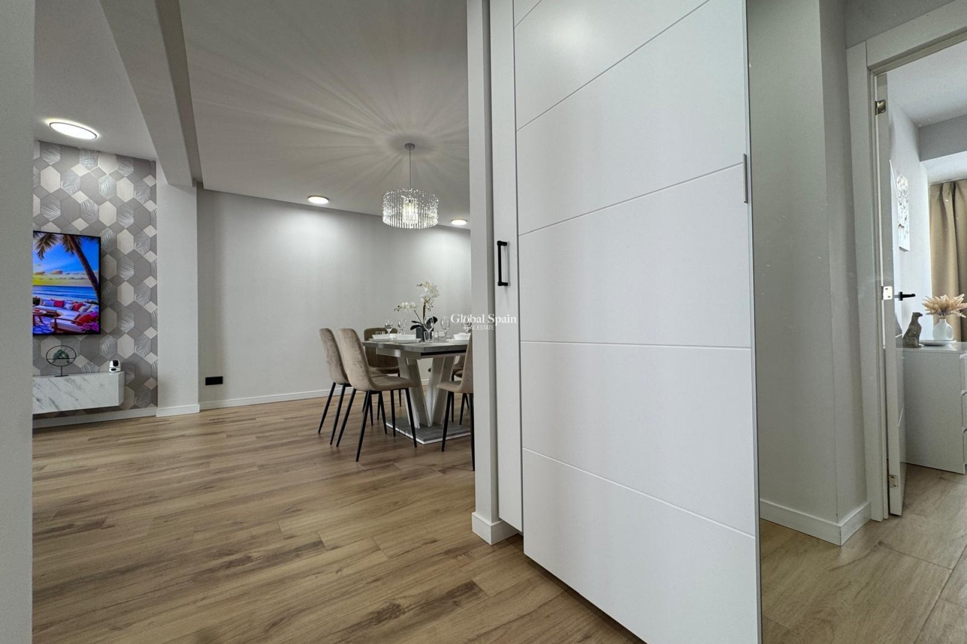 Resale - APARTMENT -
TORREVIEJA - Playa del Cura