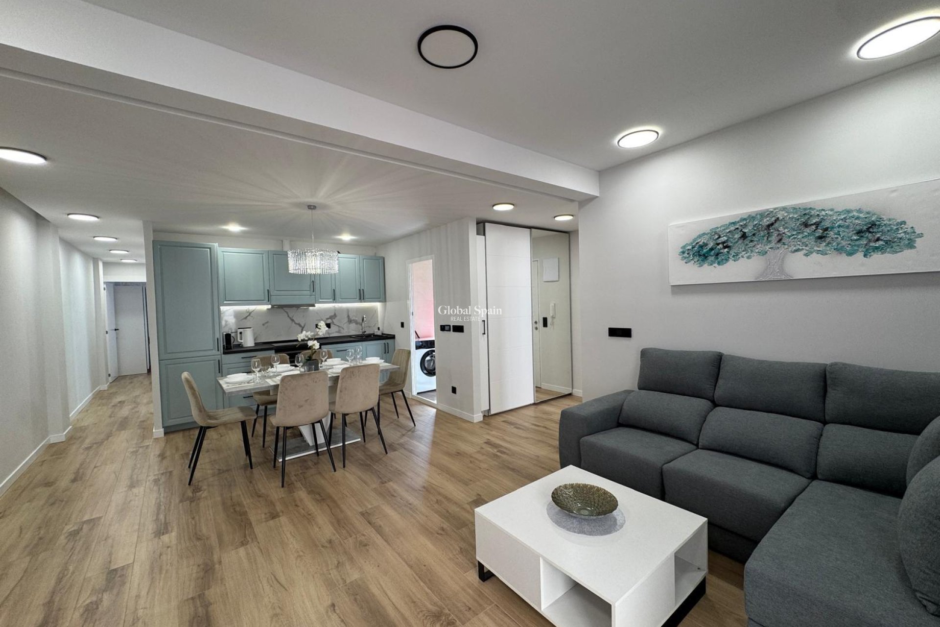 Resale - APARTMENT -
TORREVIEJA - Playa del Cura