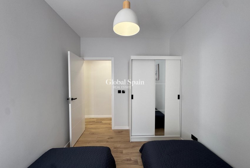 Resale - APARTMENT -
TORREVIEJA - Playa del Cura