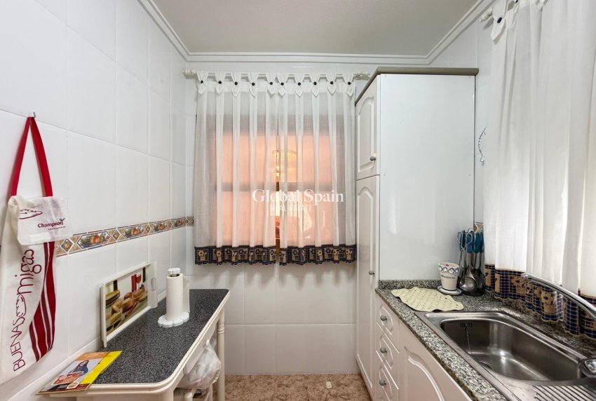 Resale - APARTMENT -
TORREVIEJA - Playa del Cura