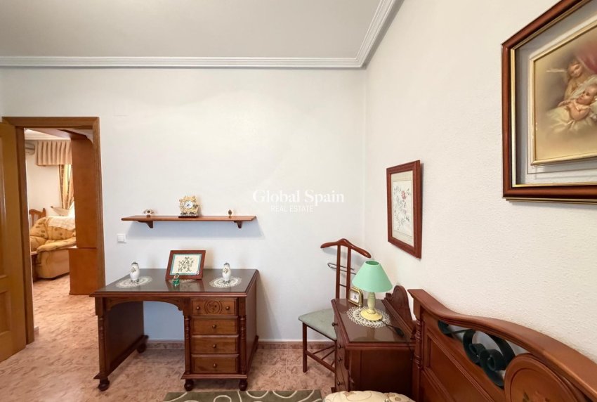 Resale - APARTMENT -
TORREVIEJA - Playa del Cura