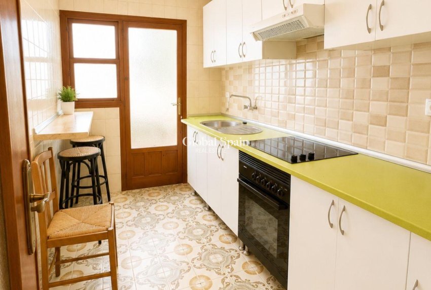 Resale - APARTMENT -
TORREVIEJA - Playa del Cura