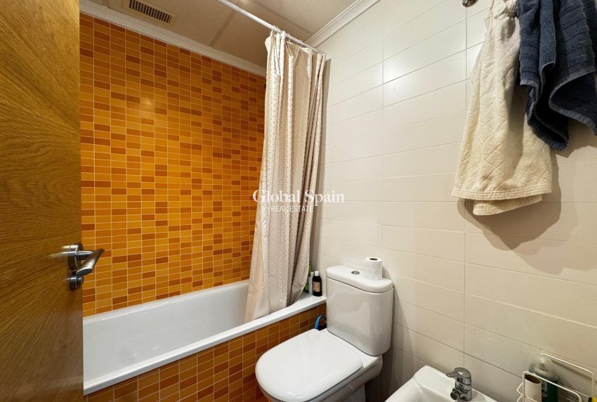 Resale - APARTMENT -
TORREVIEJA - Playa del Cura