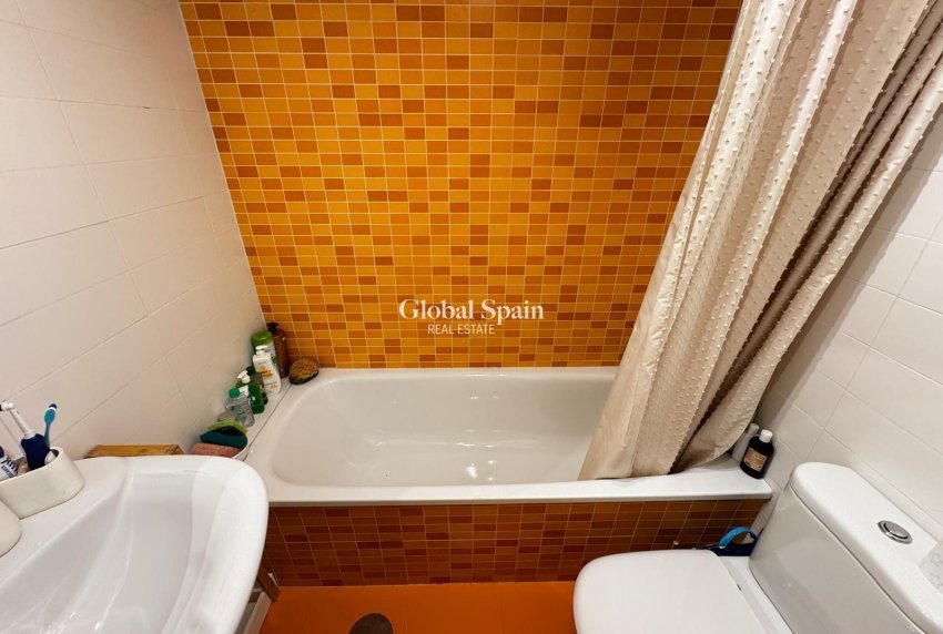 Resale - APARTMENT -
TORREVIEJA - Playa del Cura