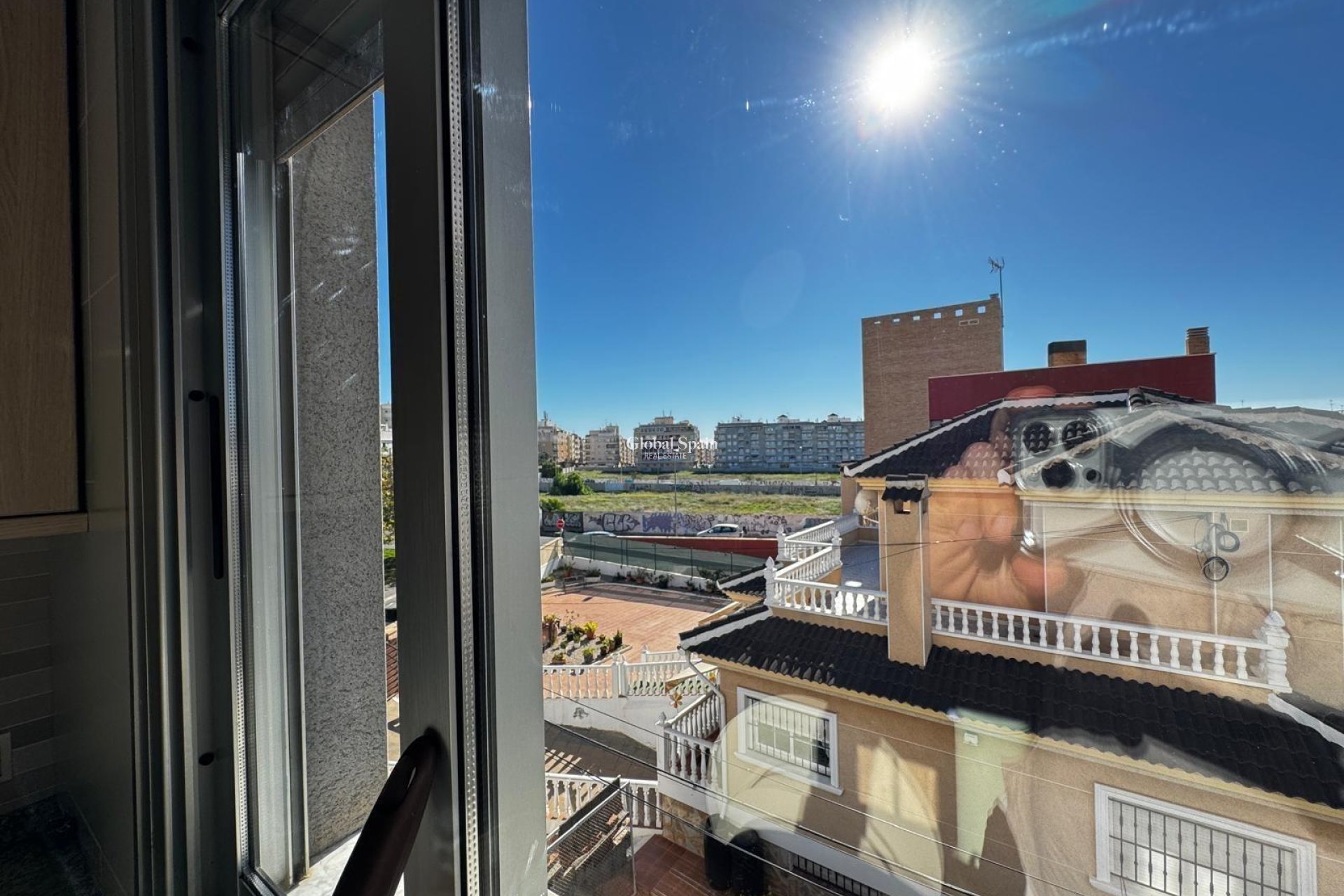 Resale - APARTMENT -
TORREVIEJA - Playa del Cura