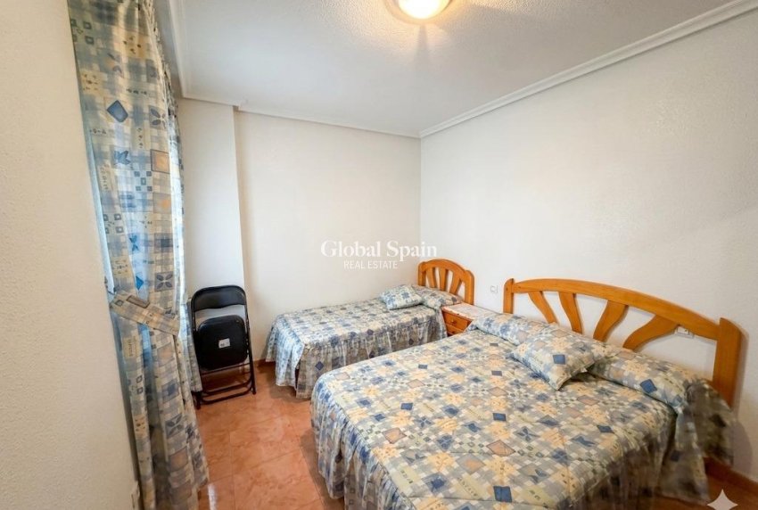 Resale - APARTMENT -
TORREVIEJA - Playa del cura