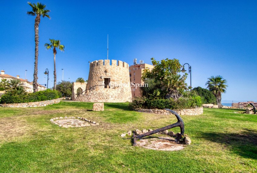Resale - APARTMENT -
TORREVIEJA - Playa del cura