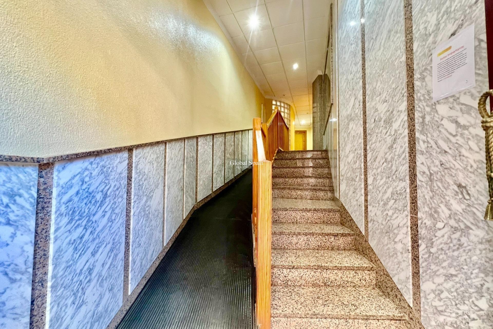 Resale - APARTMENT -
TORREVIEJA - Playa del Cura