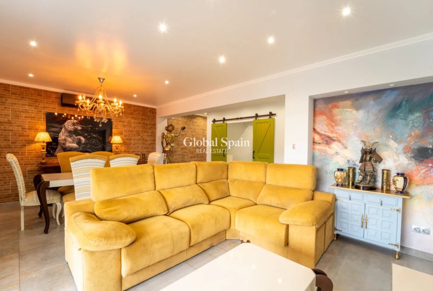 Resale - APARTMENT -
Torrevieja - Playa Del Cura