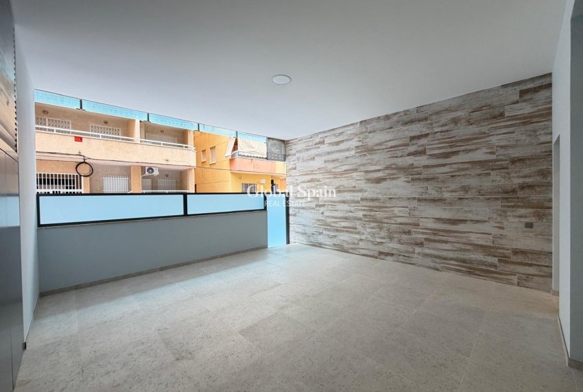 Resale - APARTMENT -
TORREVIEJA - Playa del Cura