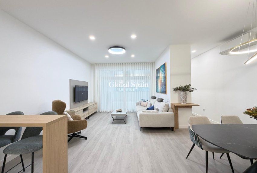 Resale - APARTMENT -
TORREVIEJA - Playa del Cura