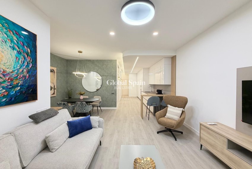 Resale - APARTMENT -
TORREVIEJA - Playa del Cura