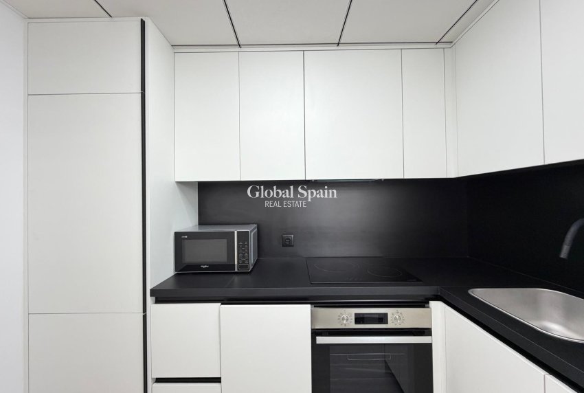 Resale - APARTMENT -
TORREVIEJA - Playa del Cura