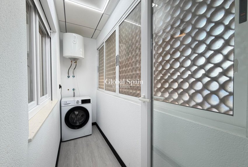 Resale - APARTMENT -
TORREVIEJA - Playa del Cura
