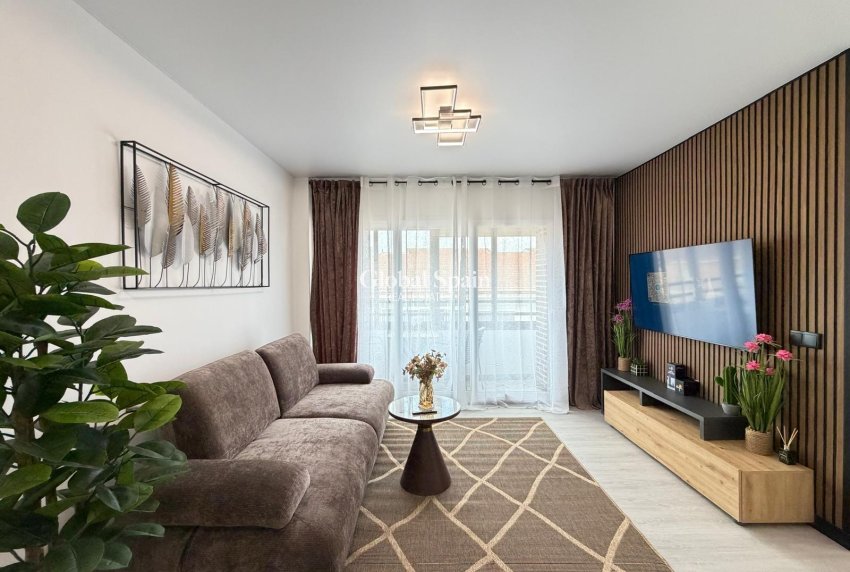Resale - APARTMENT -
TORREVIEJA - Playa del Cura