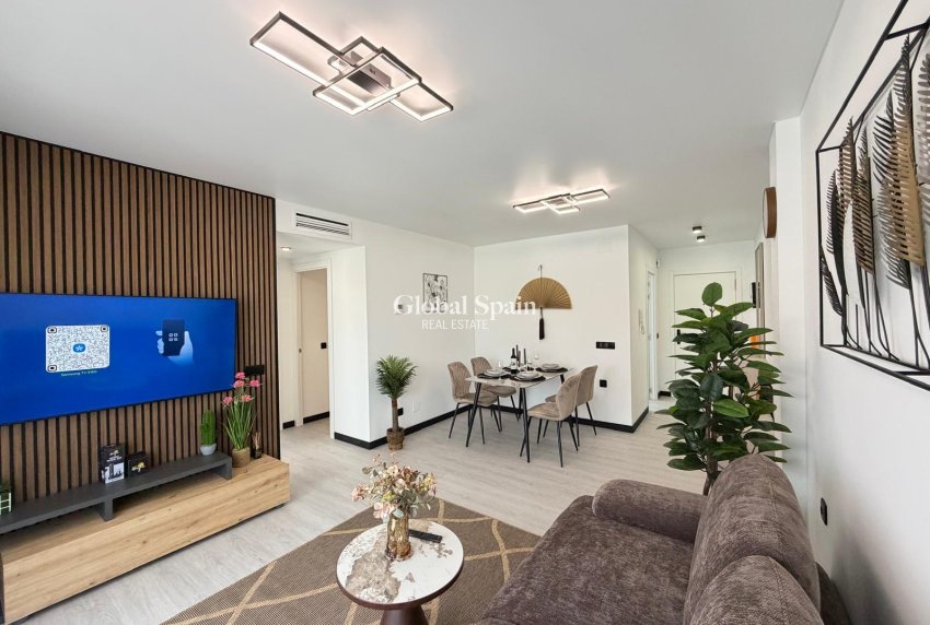 Resale - APARTMENT -
TORREVIEJA - Playa del Cura