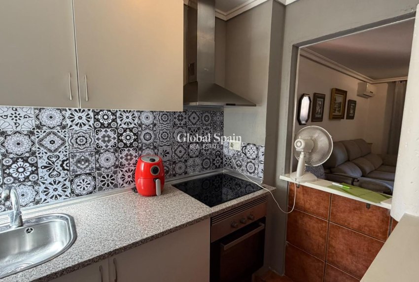 Resale - APARTMENT -
TORREVIEJA - Playa del Cura