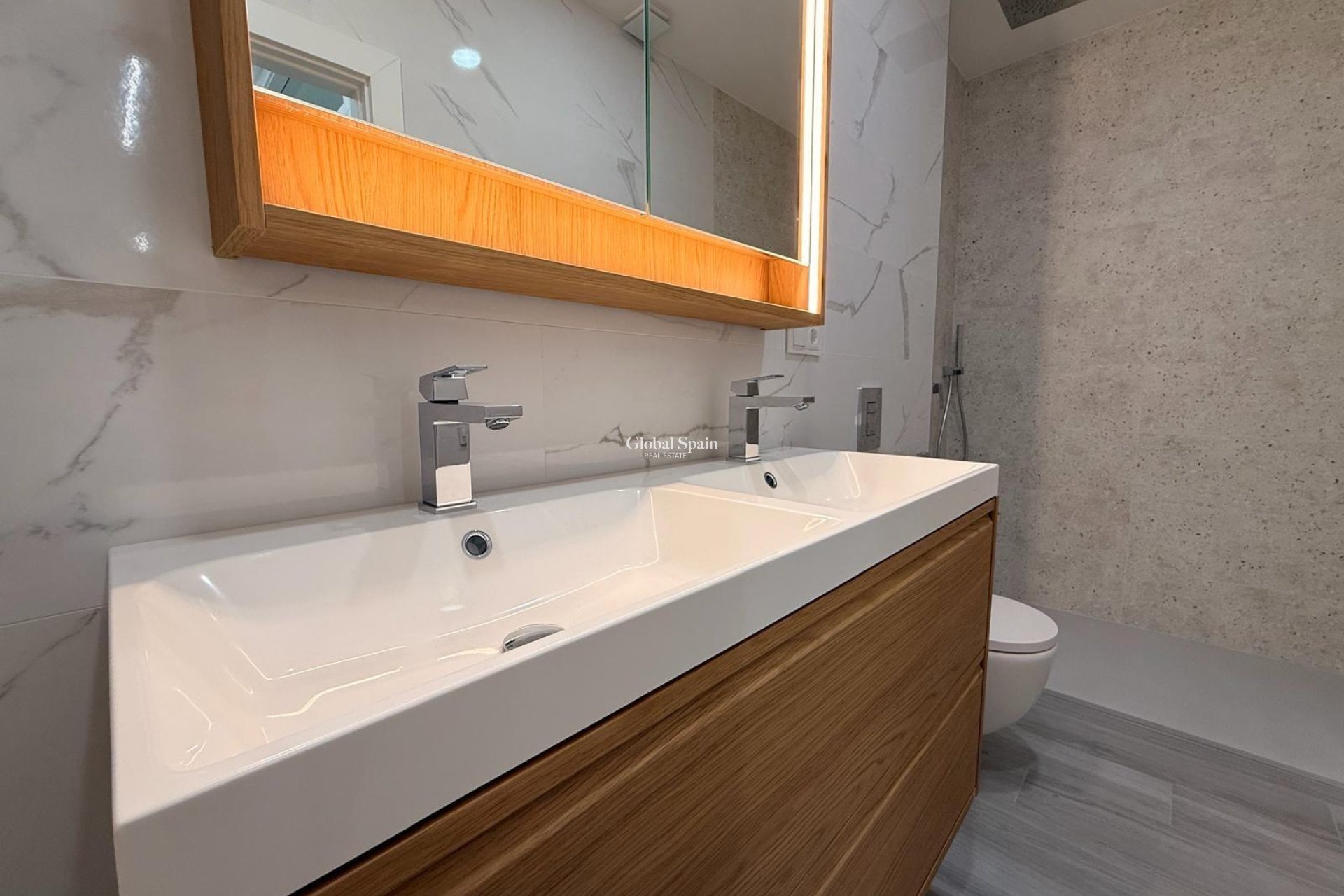 Resale - APARTMENT -
TORREVIEJA - Playa del Cura
