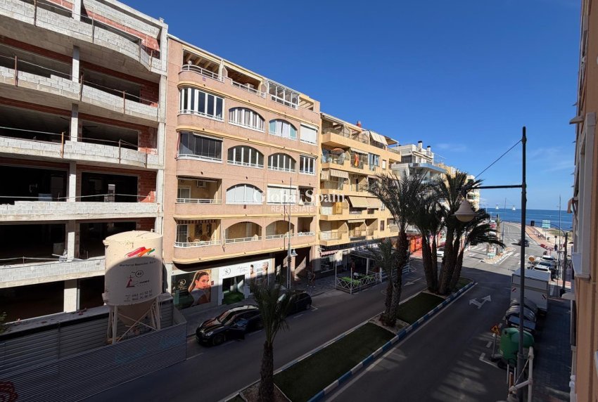 Resale - APARTMENT -
TORREVIEJA - Playa del Cura