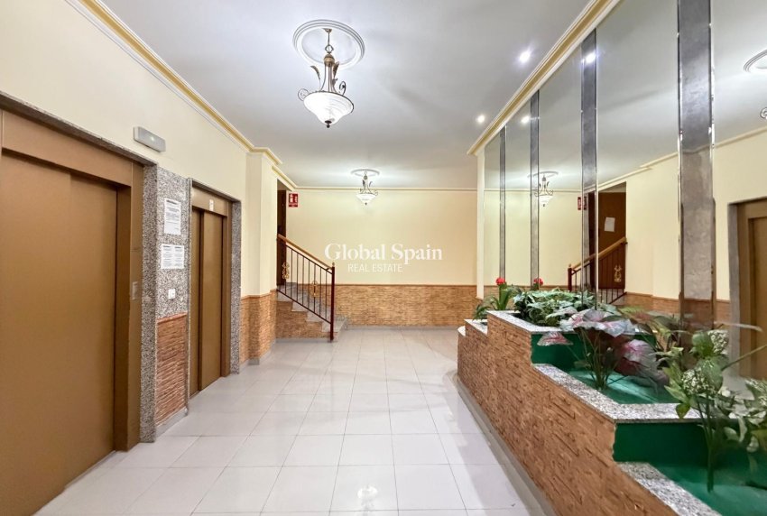 Resale - APARTMENT -
TORREVIEJA - Playa del Cura