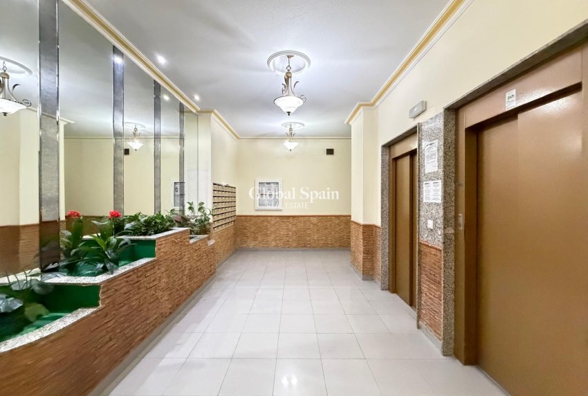 Resale - APARTMENT -
TORREVIEJA - Playa del Cura