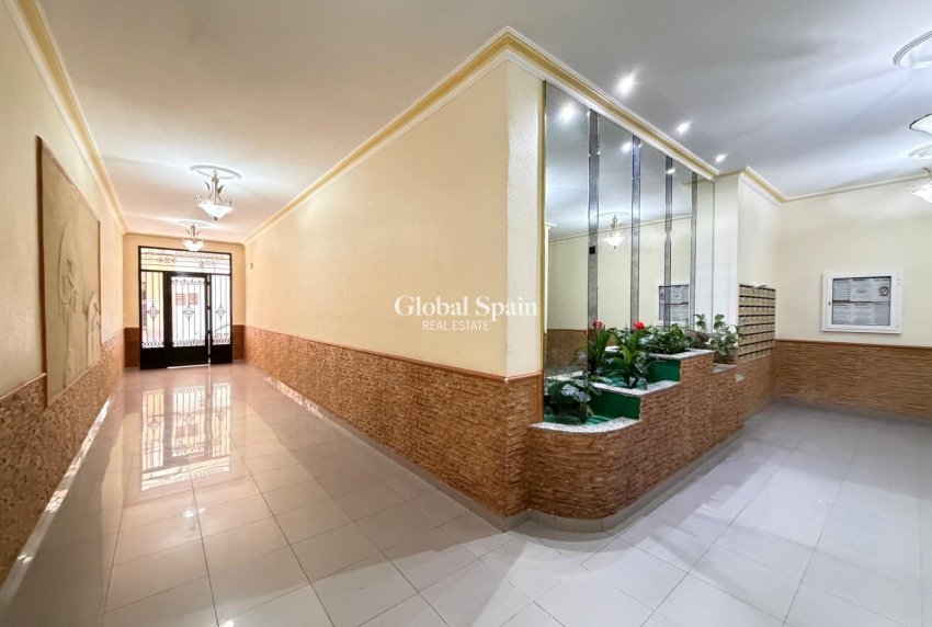 Resale - APARTMENT -
TORREVIEJA - Playa del Cura