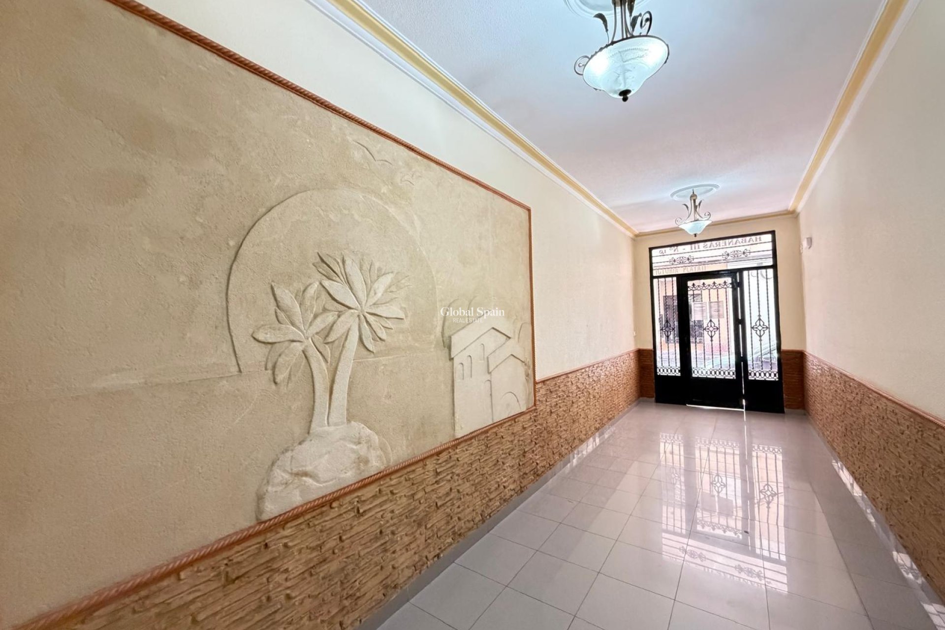 Resale - APARTMENT -
TORREVIEJA - Playa del Cura