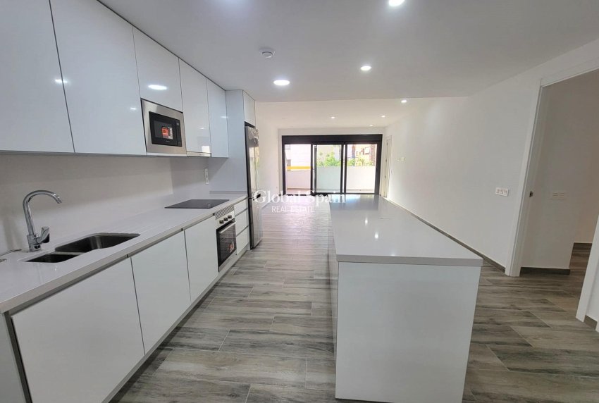 Resale - APARTMENT -
TORREVIEJA - Playa del Cura