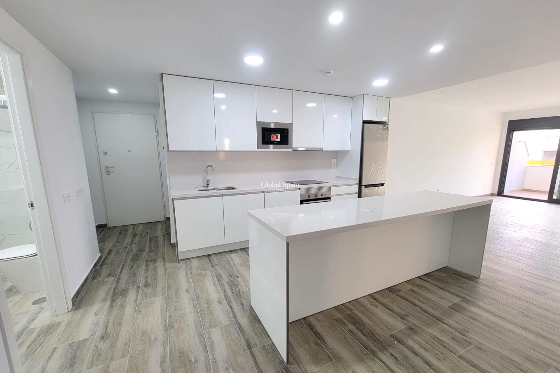 Resale - APARTMENT -
TORREVIEJA - Playa del Cura